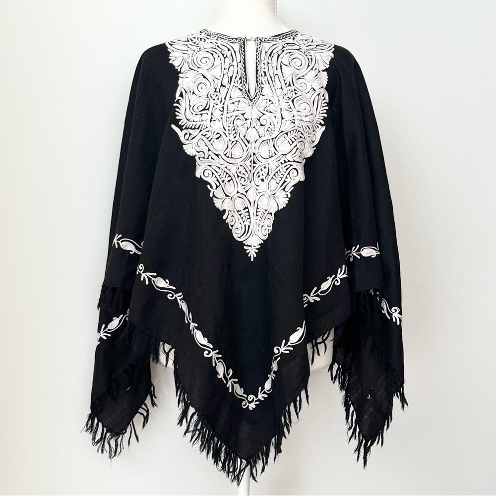 Black Woven Poncho Top White Paisley Embroidery Fringe Boho Ornate Intricate